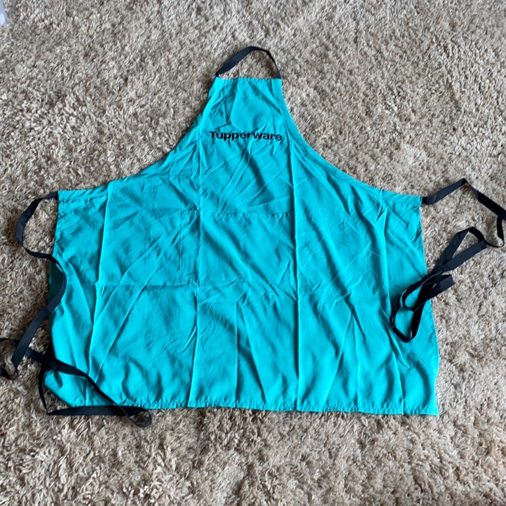 Tupperware Apron - Picture 2 of 4